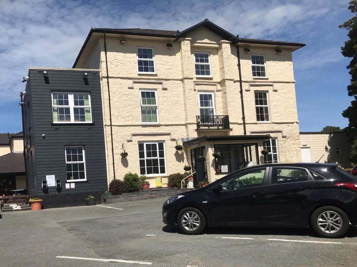 Padarn Hotel لانبرس المظهر الخارجي الصورة